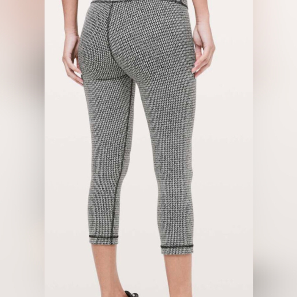 Lululemon Black and White Jeggings, Size 10
